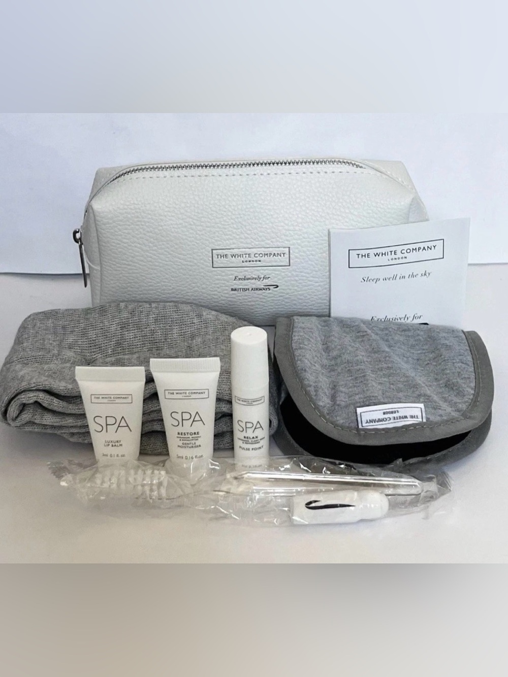 The White Company Travel Cosmetic Case Spa Set – White & Light Gray